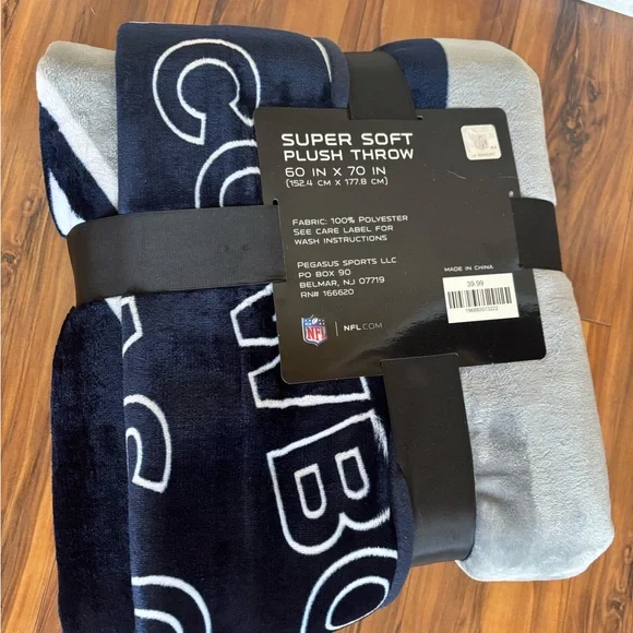 New NFL Dallas Cowboys Super Soft Plush Throw double sided design 60”x 70” - Picture 4 of 4